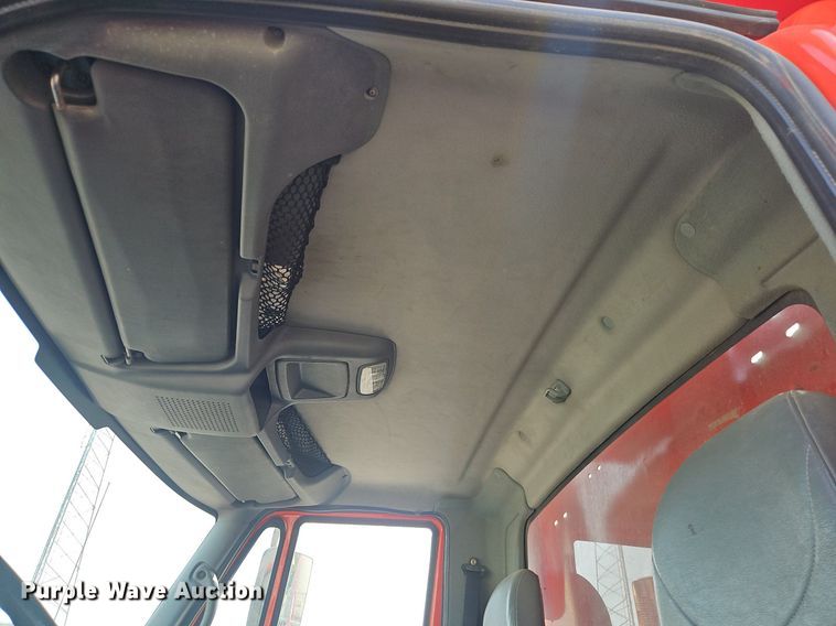 image for item EI8356 2007 International 7400 dump truck