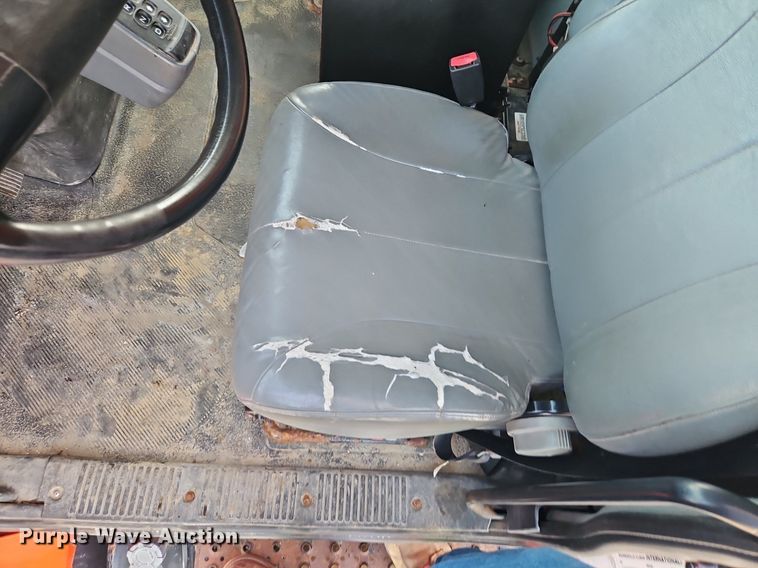 image for item EI8356 2007 International 7400 dump truck