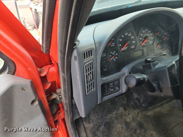 image for item EI8356 2007 International 7400 dump truck