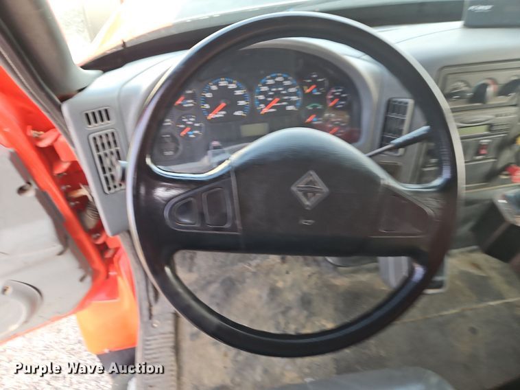 image for item EI8356 2007 International 7400 dump truck