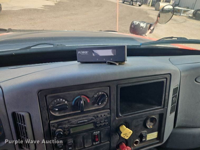 image for item EI8356 2007 International 7400 dump truck