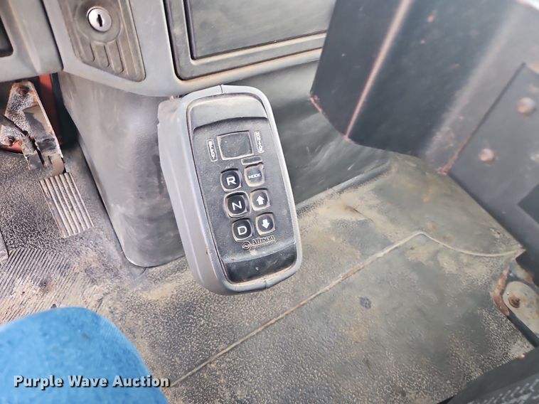 image for item EI8356 2007 International 7400 dump truck