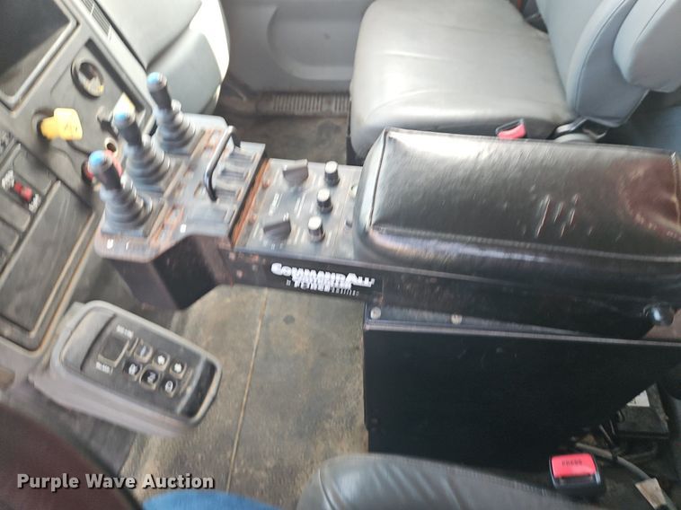 image for item EI8356 2007 International 7400 dump truck