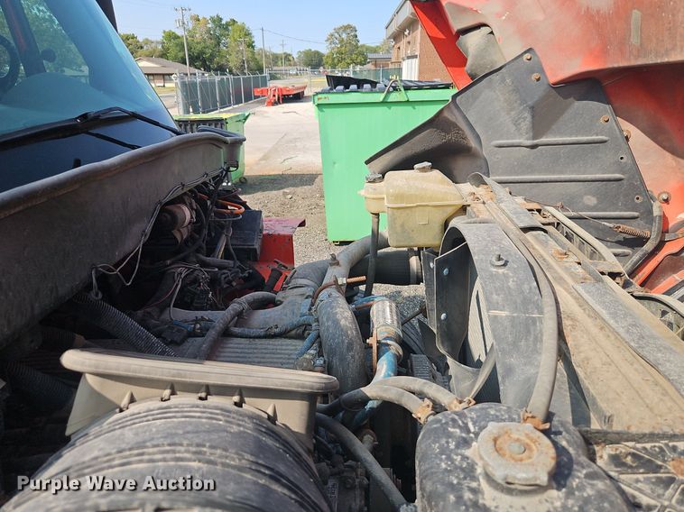 image for item EI8356 2007 International 7400 dump truck