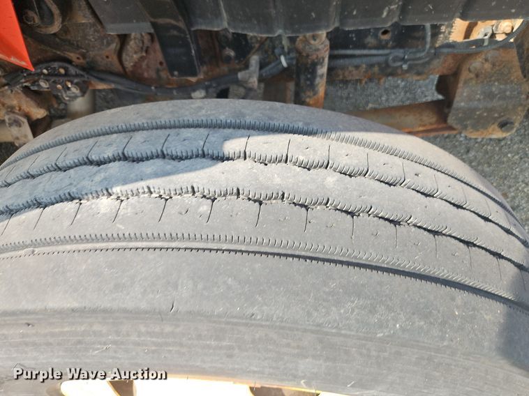 image for item EI8356 2007 International 7400 dump truck