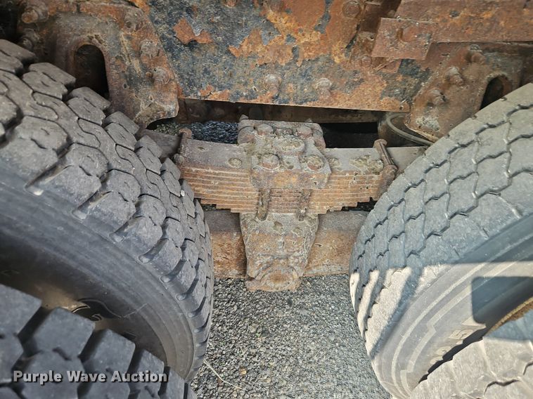 image for item EI8356 2007 International 7400 dump truck