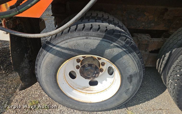 image for item EI8356 2007 International 7400 dump truck