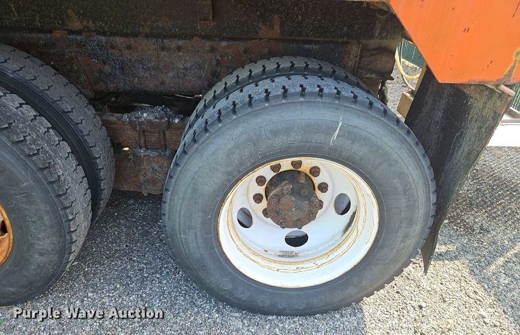 image for item EI8356 2007 International 7400 dump truck