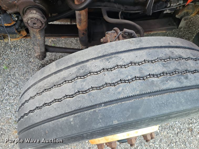 image for item EI8356 2007 International 7400 dump truck