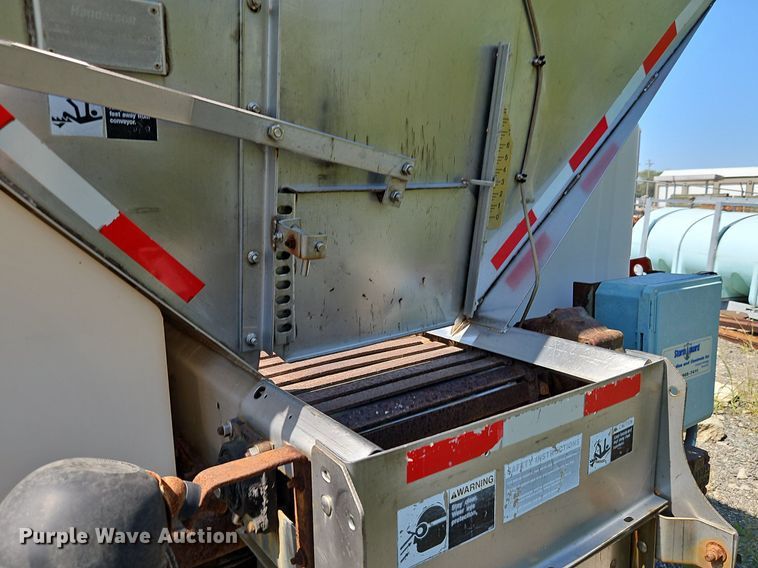 image for item EI8357 2005 International 7400 dump truck