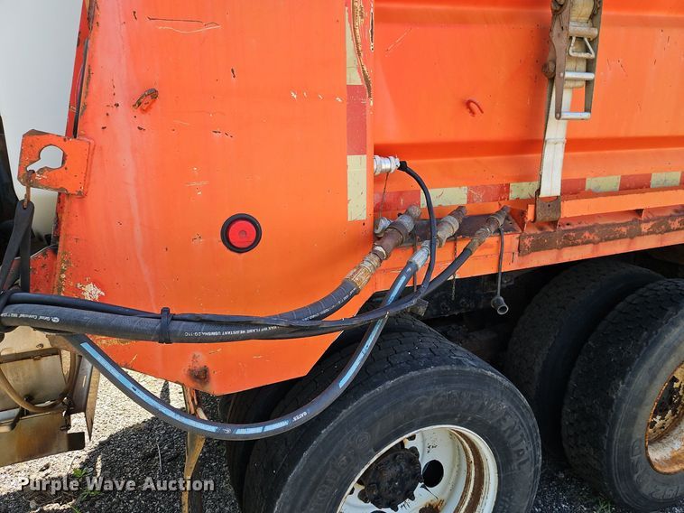 image for item EI8357 2005 International 7400 dump truck