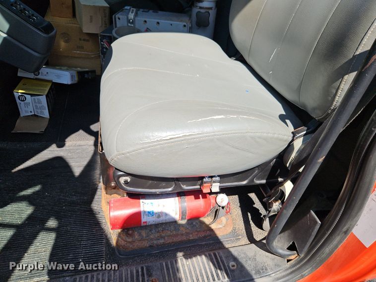 image for item EI8357 2005 International 7400 dump truck