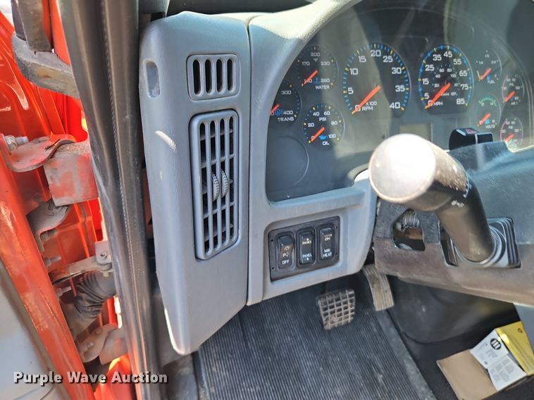 image for item EI8357 2005 International 7400 dump truck