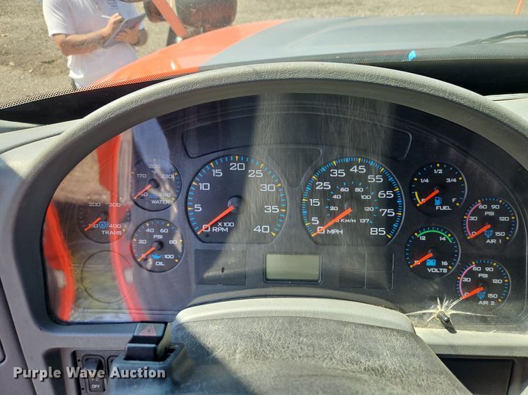 image for item EI8357 2005 International 7400 dump truck