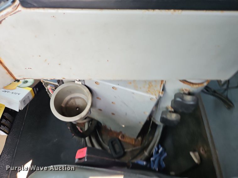 image for item EI8357 2005 International 7400 dump truck