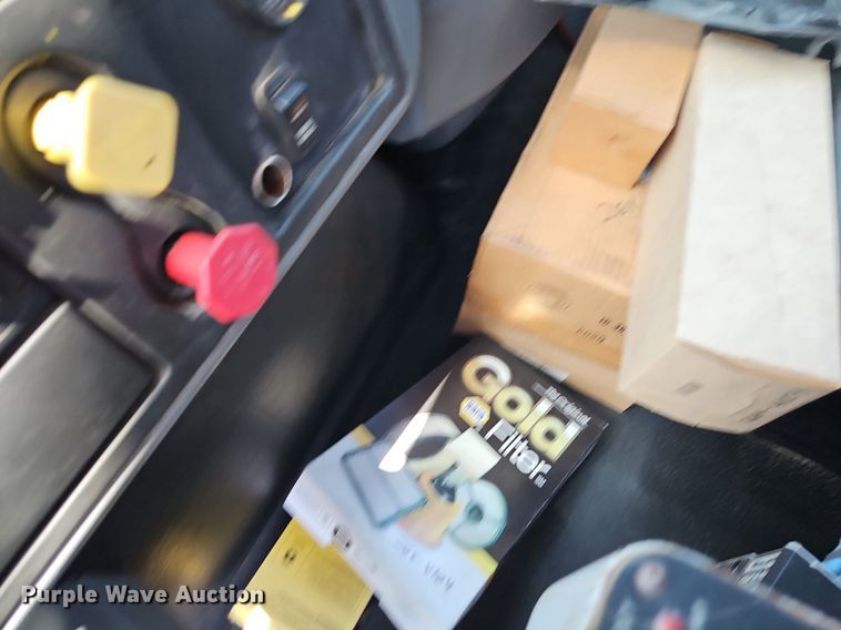 image for item EI8357 2005 International 7400 dump truck