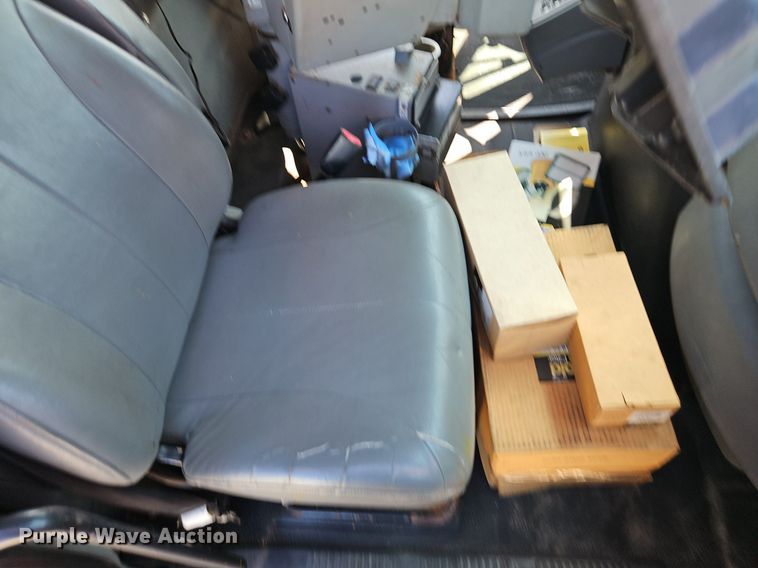 image for item EI8357 2005 International 7400 dump truck