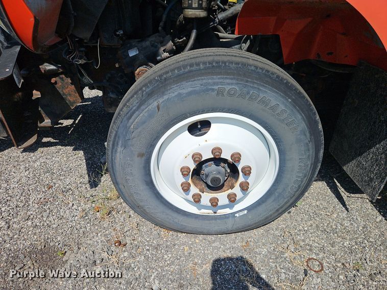 image for item EI8357 2005 International 7400 dump truck