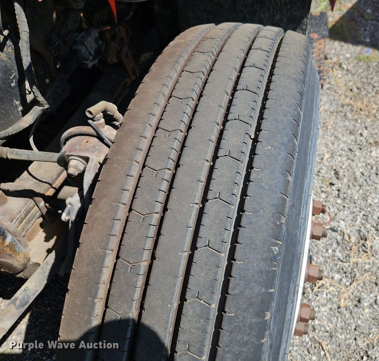 image for item EI8357 2005 International 7400 dump truck