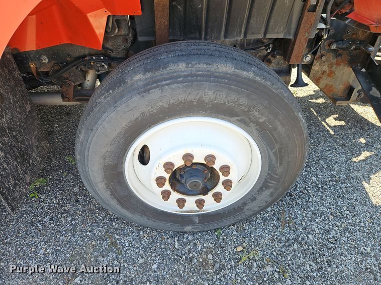 image for item EI8357 2005 International 7400 dump truck