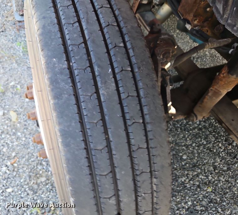 image for item EI8357 2005 International 7400 dump truck