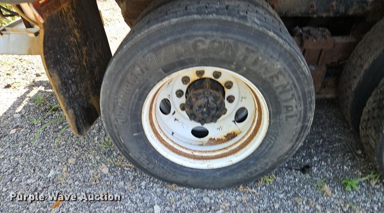 image for item EI8357 2005 International 7400 dump truck