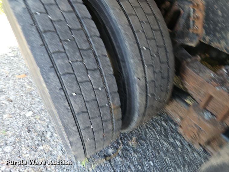 image for item EI8357 2005 International 7400 dump truck