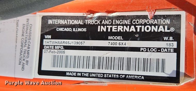 image for item EI8357 2005 International 7400 dump truck