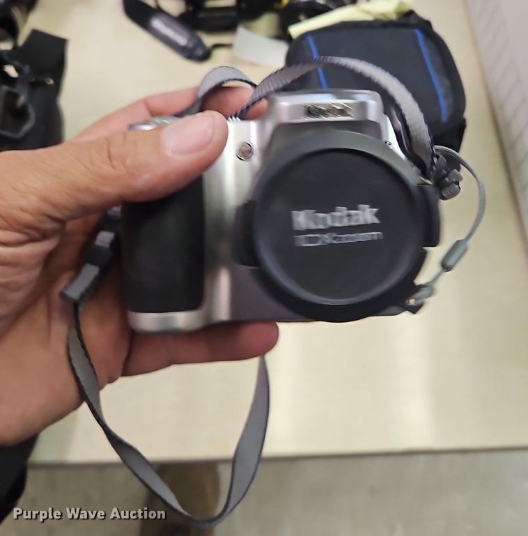 image for item EI8367 (5) cameras