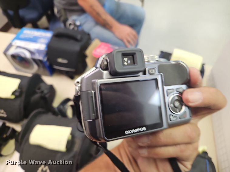 image for item EI8367 (5) cameras