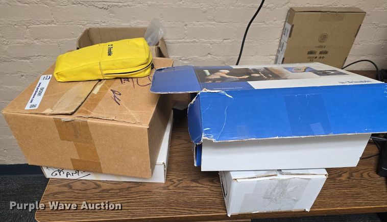 image for item EK2081 (3) Trimble GPS