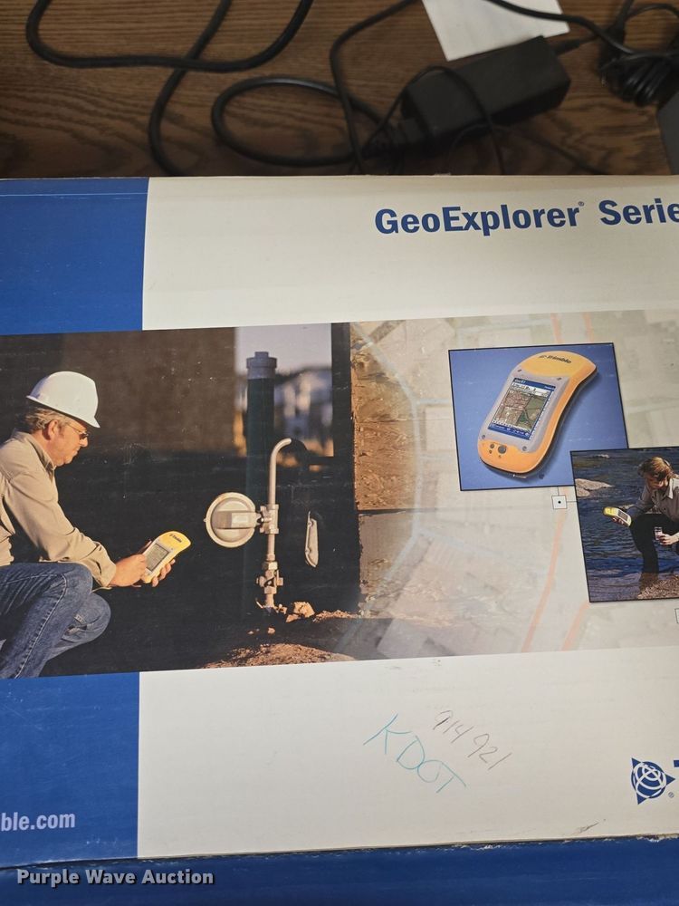 image for item EK2081 (3) Trimble GPS