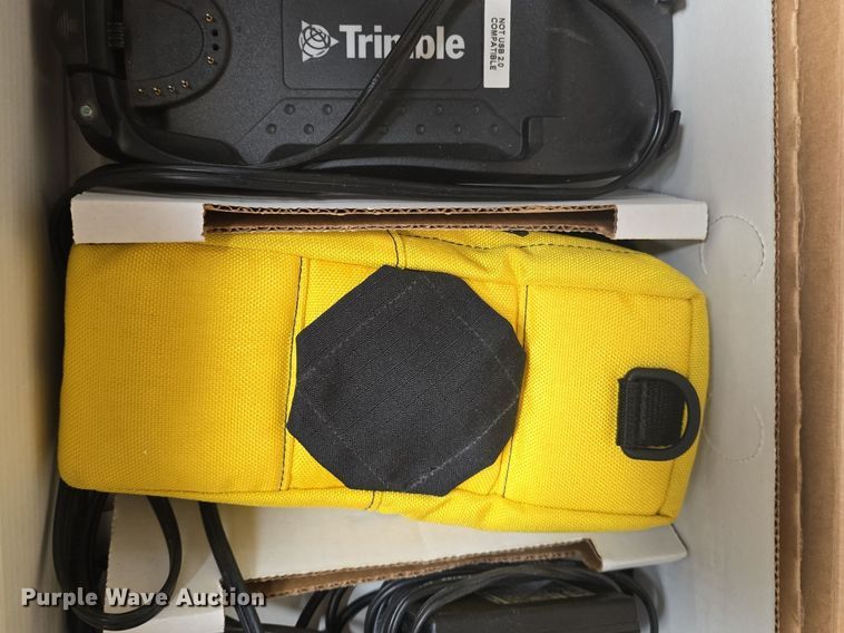 image for item EK2081 (3) Trimble GPS