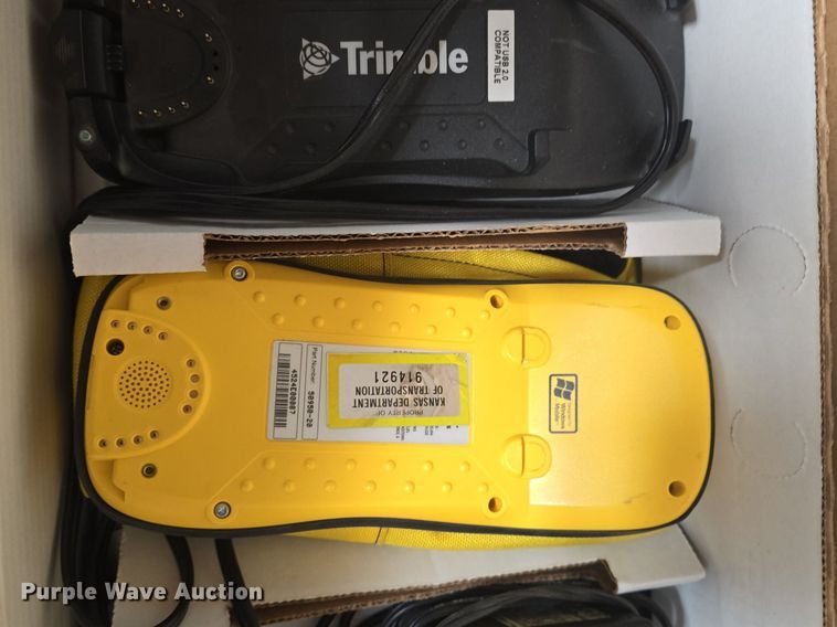 image for item EK2081 (3) Trimble GPS