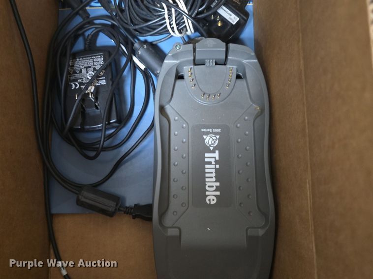 image for item EK2081 (3) Trimble GPS