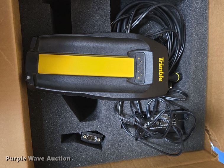 image for item EK2081 (3) Trimble GPS