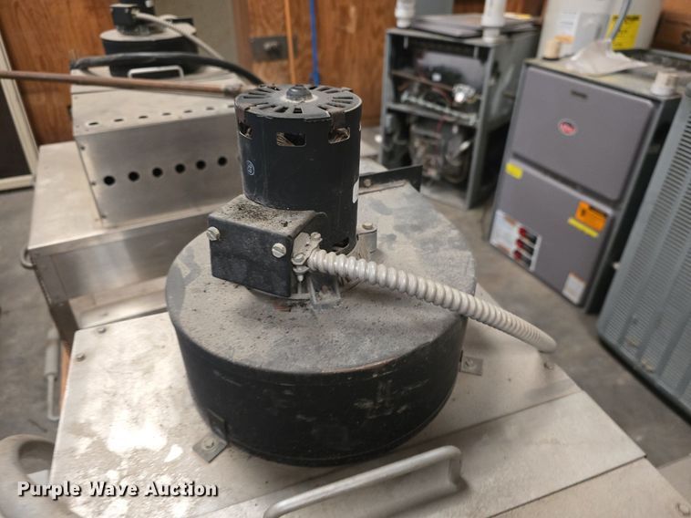 image for item EK2084 Gilson HM-378 oven