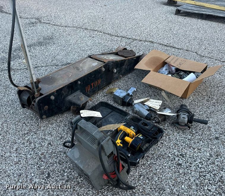 image for item MV9145 Tools