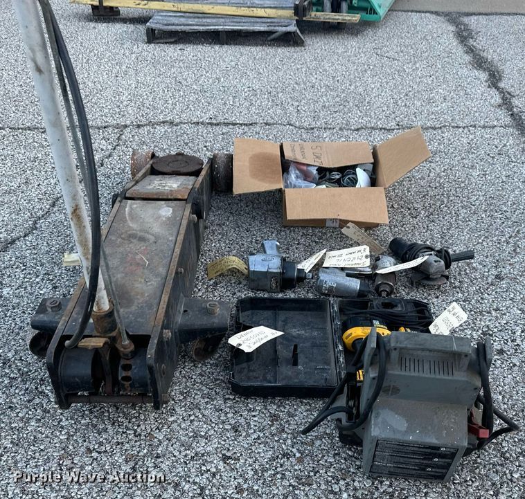 image for item MV9145 Tools