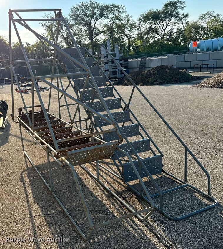 image for item MV9149 (2) rolling ladders