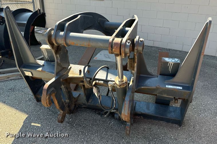 image for item MV9152 JRB 624J grapple forks