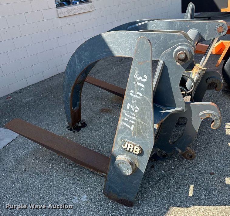 image for item MV9152 JRB 624J grapple forks