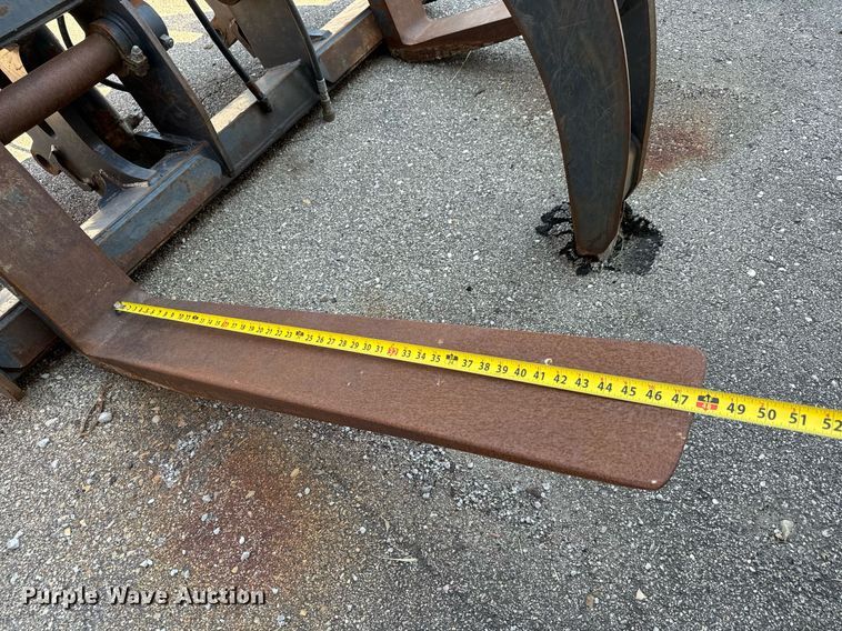 image for item MV9152 JRB 624J grapple forks