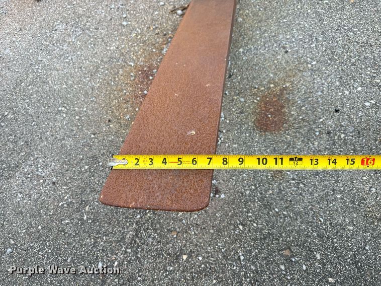 image for item MV9152 JRB 624J grapple forks