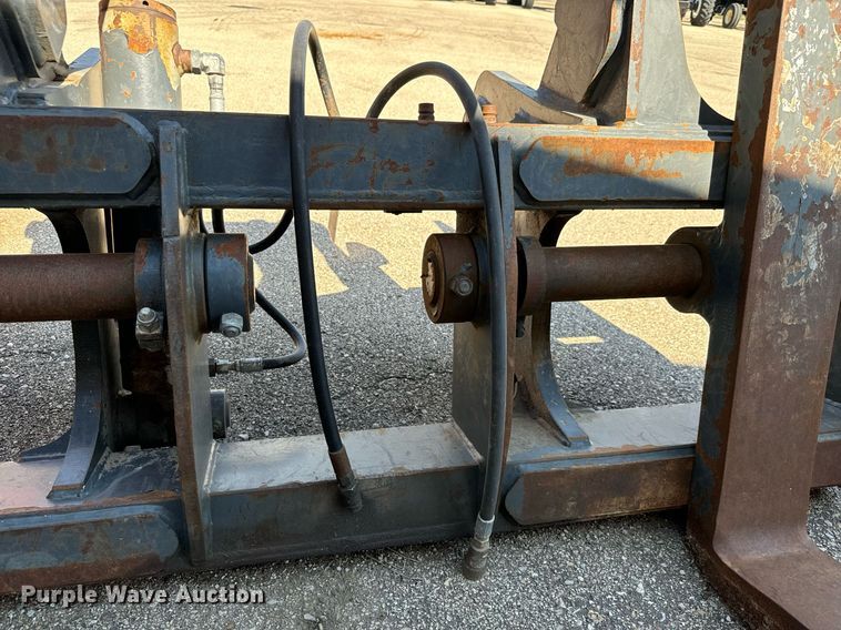 image for item MV9152 JRB 624J grapple forks