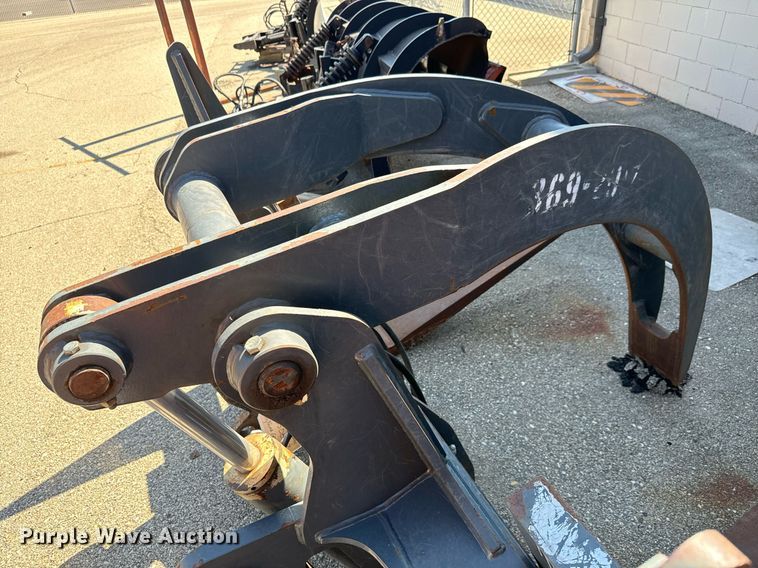 image for item MV9152 JRB 624J grapple forks