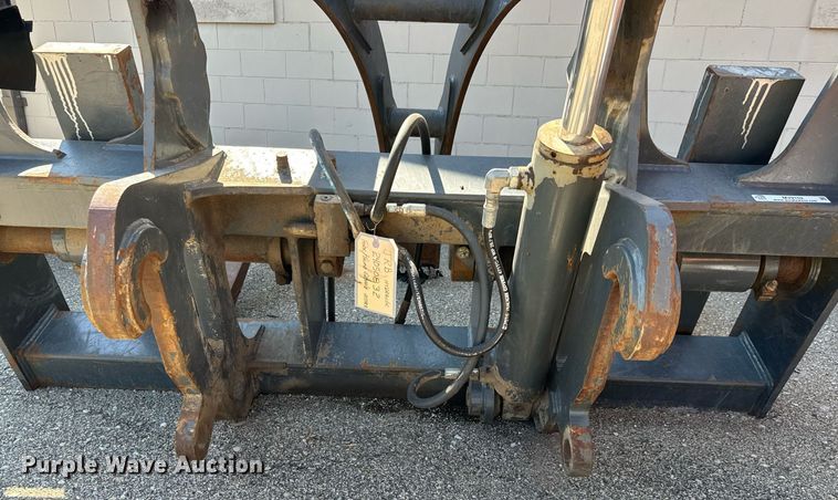 image for item MV9152 JRB 624J grapple forks