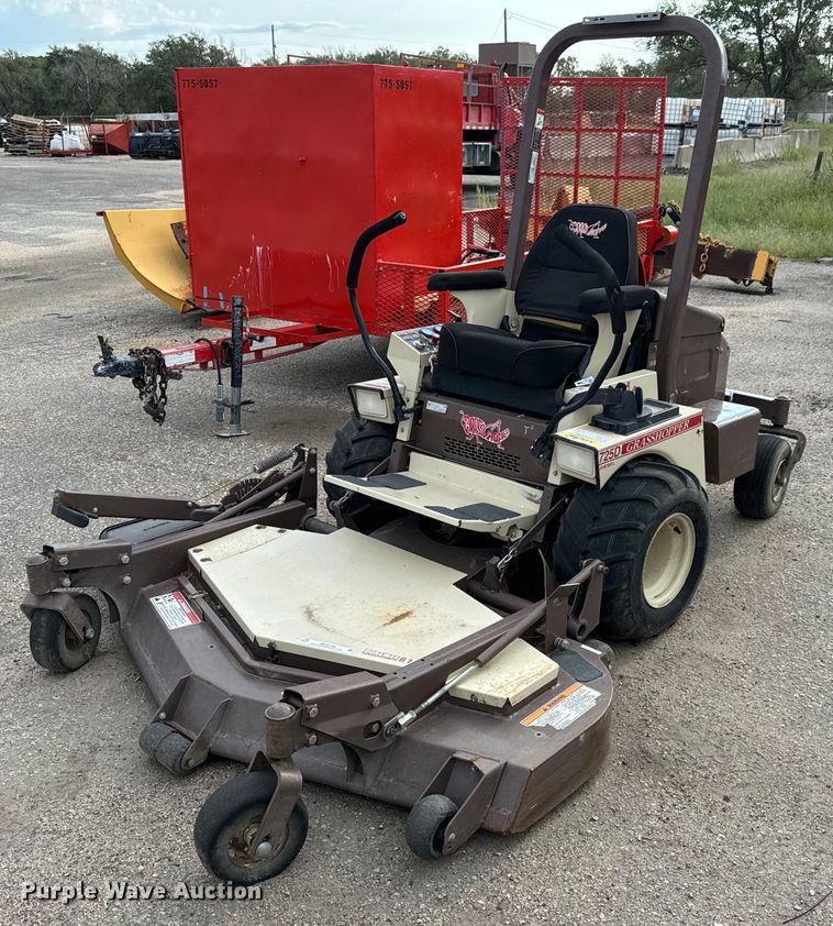 image for item MV9165 2009 Grasshopper  725DT ZTR lawn mower