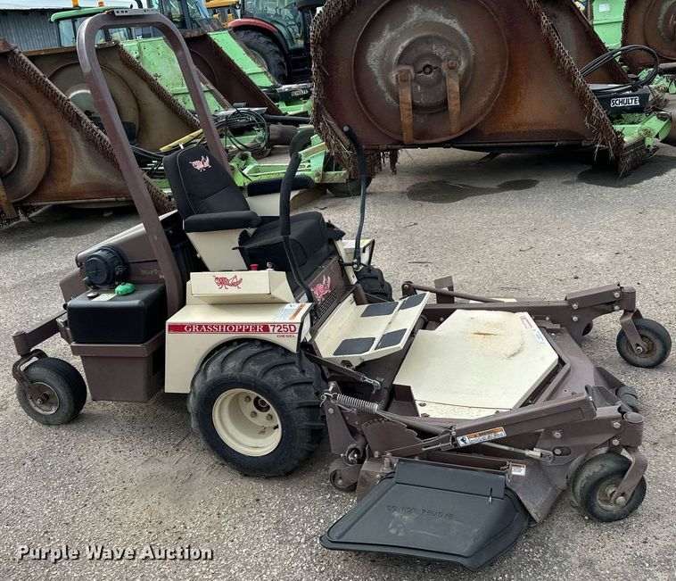 image for item MV9165 2009 Grasshopper  725DT ZTR lawn mower