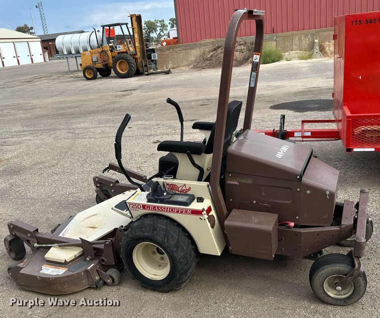 image for item MV9165 2009 Grasshopper  725DT ZTR lawn mower